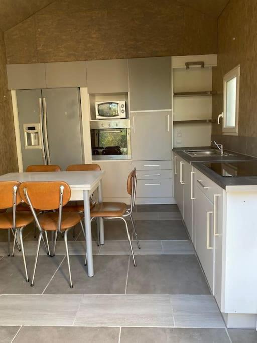 Dans Une Maison Familiale Avec Jardin A 800M De La Plage Bréville-sur-Mer Kültér fotó